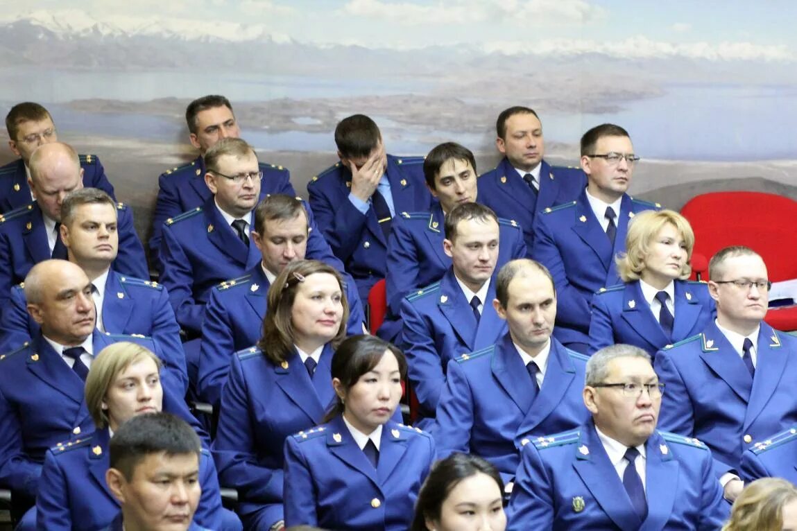 Профессия прокурор. Филипенко сергей владимирович прокуратура. Прокуратура износковского района калужской области. Пракрори. Прокурор тверской области лежников.