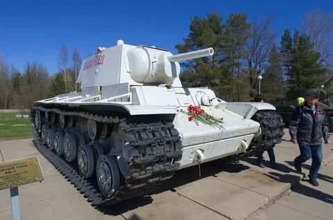 Кто играет танка в невском