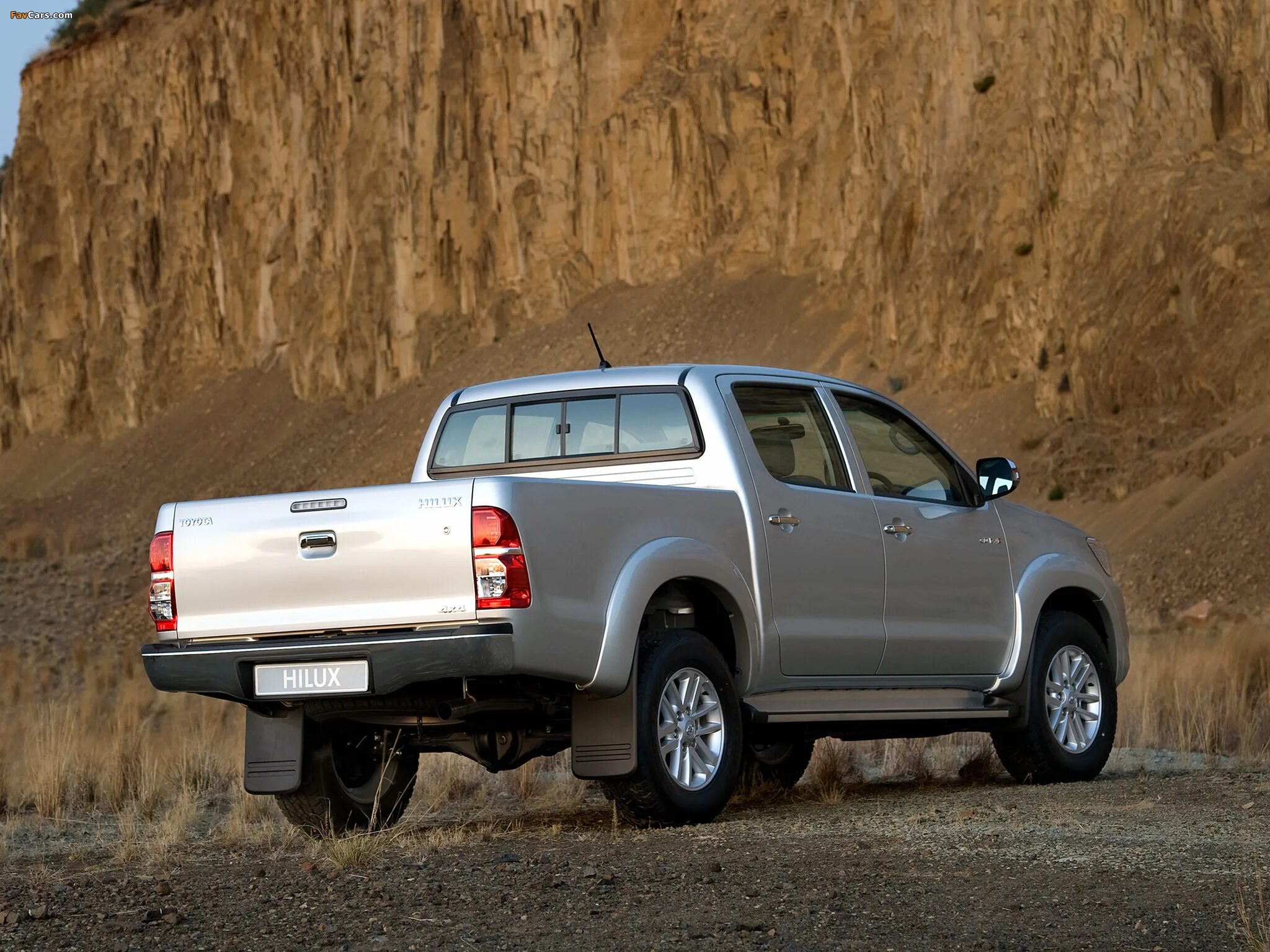 Хайлюкс купить бу россия. Toyota Hilux Double Cab. Toyota Hilux VII. Тойота Хайлюкс 2011 года. Тойота Хайлюкс 1.5 КЭБ.