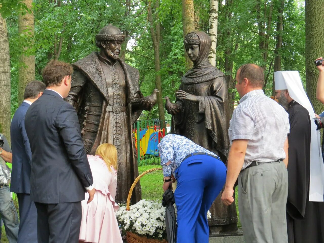 Памятник петру и февронии в воронеже. Открытие памятника февронии. Открытие памятника февронии. Памятник святым петру и февронии в муроме. Открытие памятника февронии.