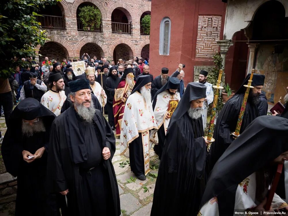 Что сейчас происходит на афоне. Крестный ход афон. Что сейчас происходит на афоне. Поездка на афон. Зеленый афон.