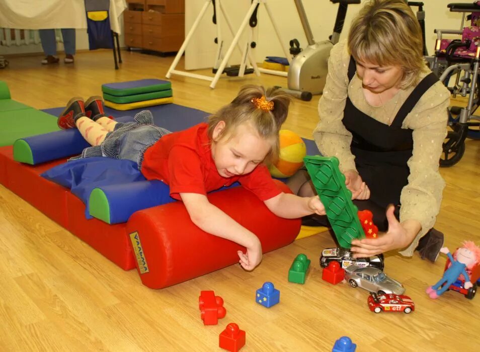 Развивающий центр активности. Игротерапия ДЦП. Сенсорная интеграция для детей с ДЦП. Занятия с детьми инвалидами. Игрушки для детей с ДЦП.