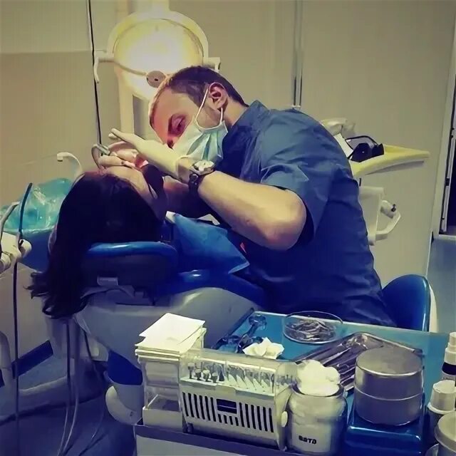 Юрьевич стоматология. Стоматолог Абдурахман. Абдурахманова врач стоматолог.