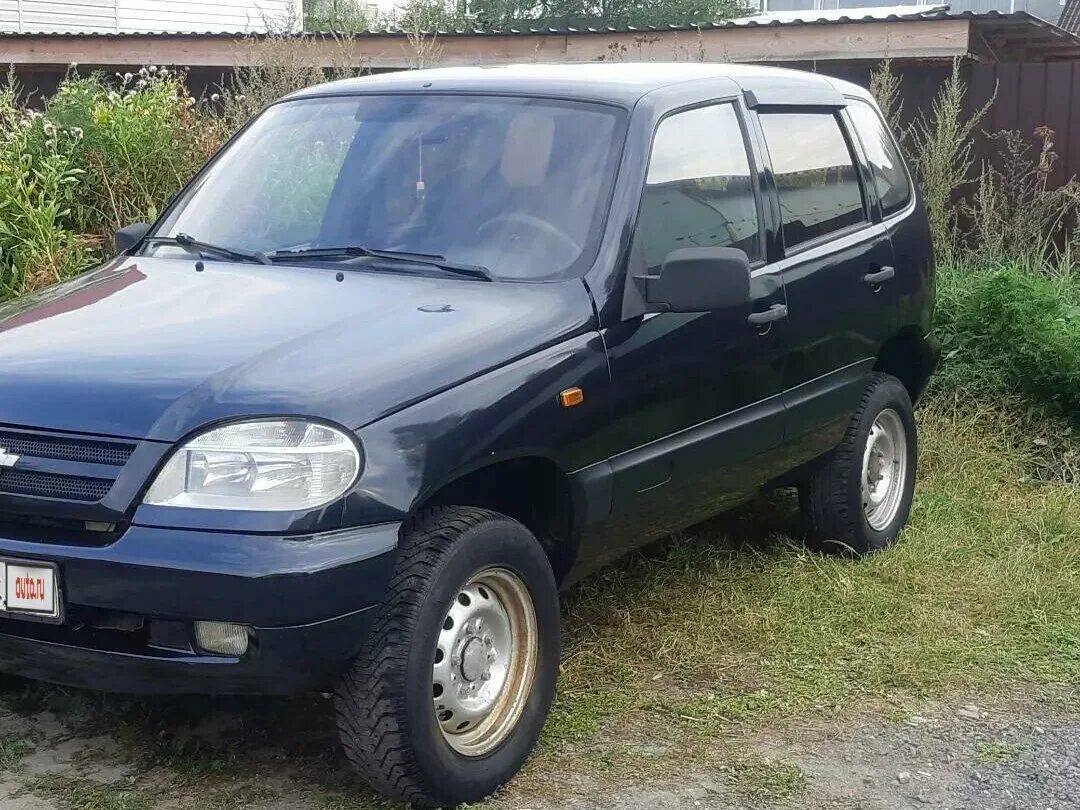 Шевроле бу пермский край. Нива Шевроле 2007. Chevrolet Niva 2007 года. Цвета Шеви Нива. Шевроле Нива 2022 цвет чёрный.