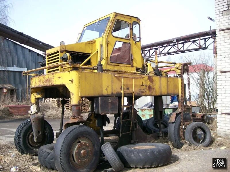 Т-140 трактор гусеничный. Т-140 портальный автолесовоз. Т 140. Лесовоз т-140. Т 140.