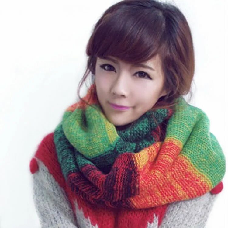 Корейские необычные шарфы. Разноцветный шарф. Корейские шарфы вязаные. Шарф зимний женский зеленый.
