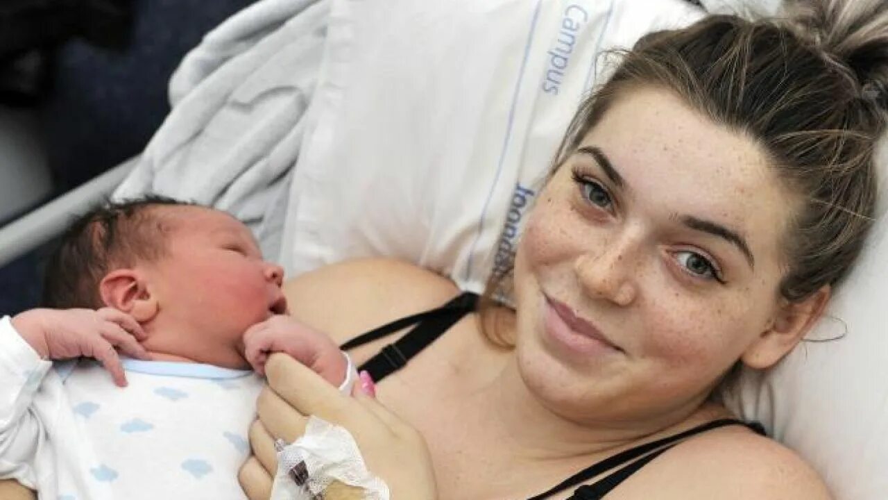 новорожденный весом 2 кг. новорожденный ребенок 4 кг. рождение ребенка 5 кг. рождение ребенка 5 кг. новорожденные дети.