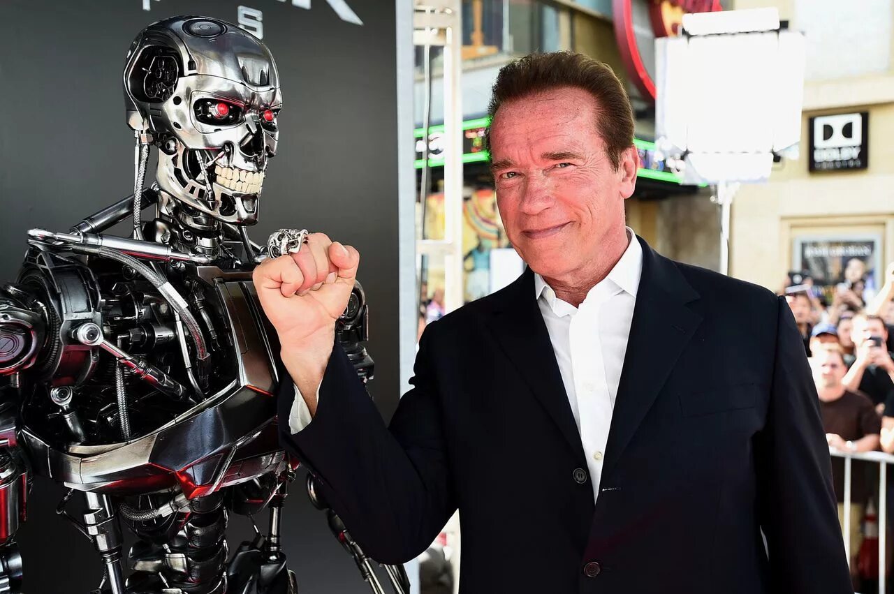 Джеймс кэмерон терминатор. Терминатор 1984 кэмерон. Арнольд шварценеггер терминатор 6. Джеймс кэмерон терминатор. Арнольд шварценеггер терминатор 1984.