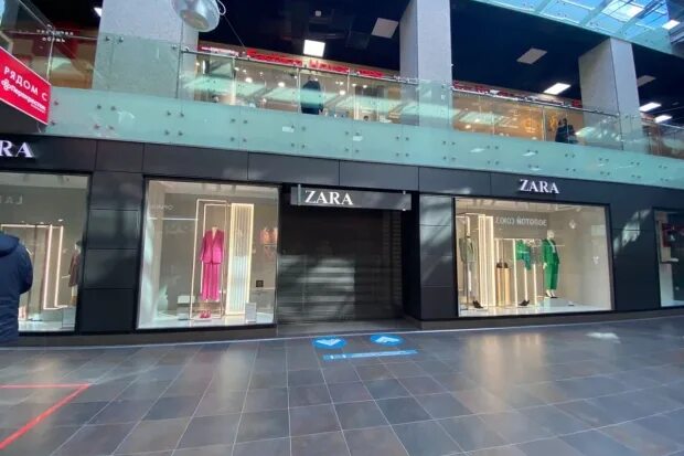 Трц закрывается. Закрытие Zara в ТЦ. Закрытые магазины в ТЦ. В ТЦ сейчас. Закрытие магазина.