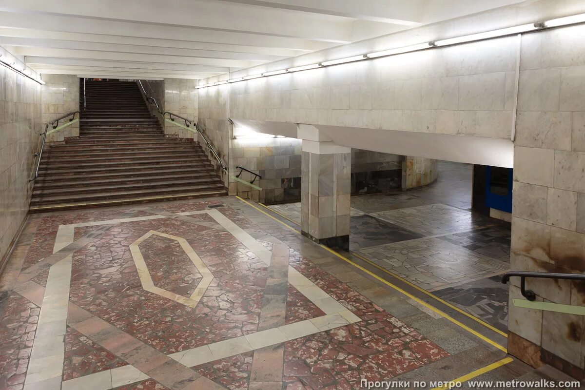 Ленинская линия метро в новосибирске. Ленинская линия новосибирск. Вестибюль метро новосибирска. Ветки метро новосибирск. Станция октябрьская новосибирск.