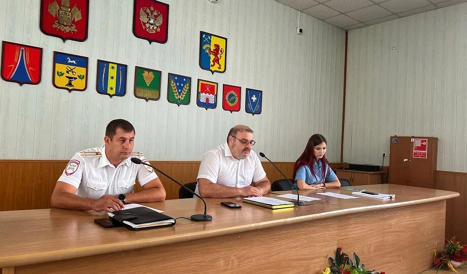 Начальник ОМВД России по Новокубанскому району. Начальник ГИБДД по Новокубанскому району. Прокурор Новокубанского района Каташов. Сайт новокубанского районного суда