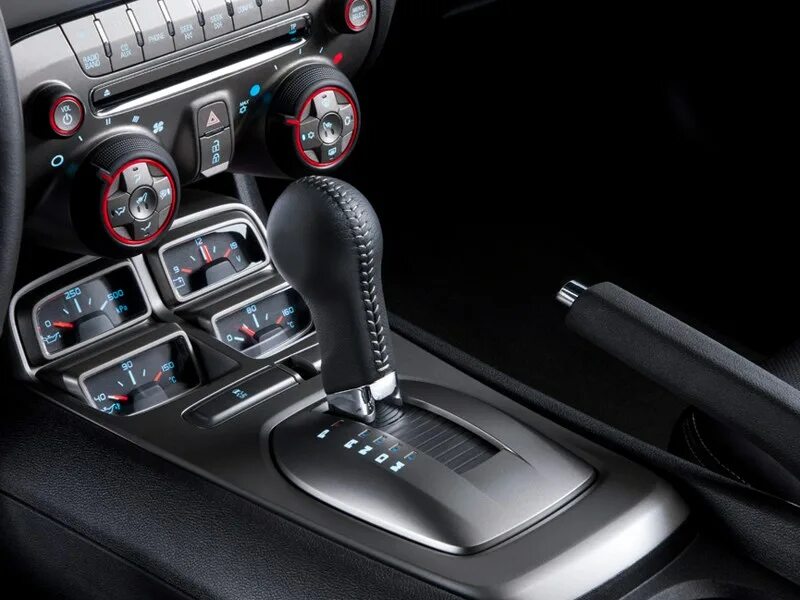 Машины на механике купить. Шевроле Камаро коробка передач. Camaro 2010-2015 ручка АКПП. Шевроле Камаро механика. Ручки АКПП Chevrolet Camaro.