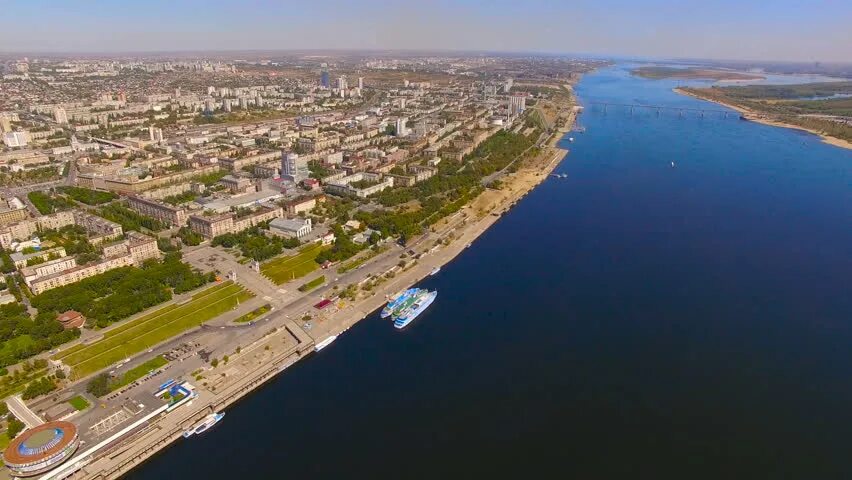 В волгограде есть река