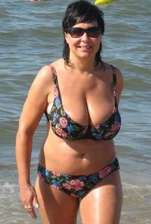 Женщина 50 без лифчика