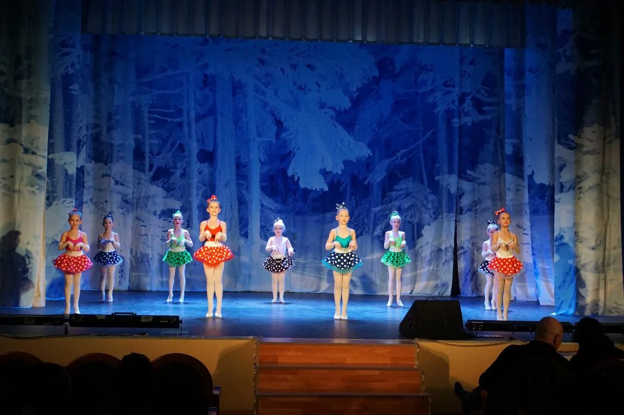 танцы дворец творчества