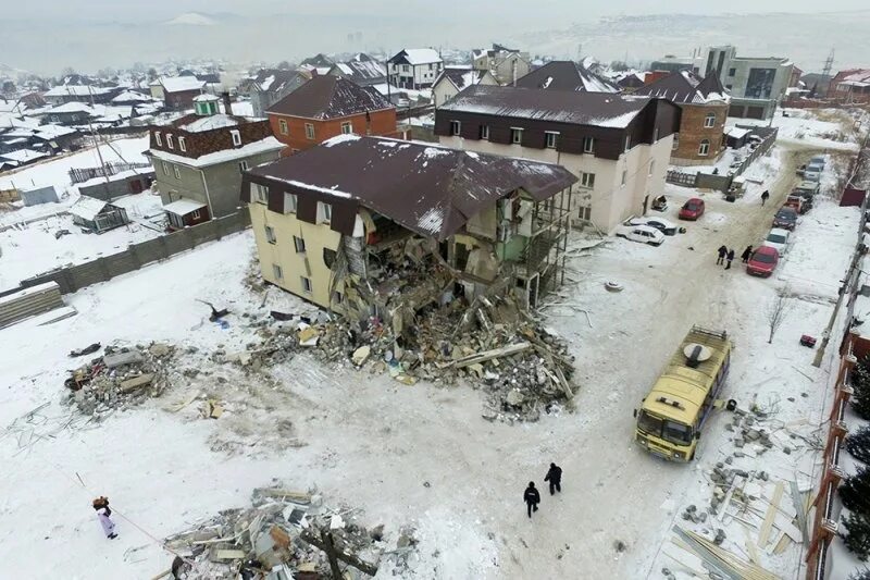 Шесть разрушить. Взрыв газа в Красноярске. Взрыв дома в Красноярске. Кандагарская 6 Красноярск. Разрушенный Красноярск.