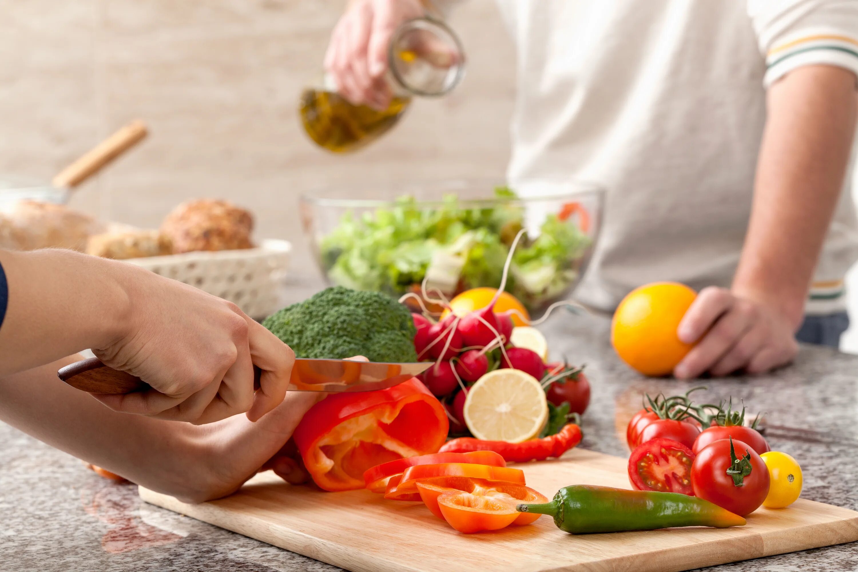 Cutting vegetables. Лечебные диеты. Профилактика здорового питания. Пища основа жизни человека. Лечебное питание.