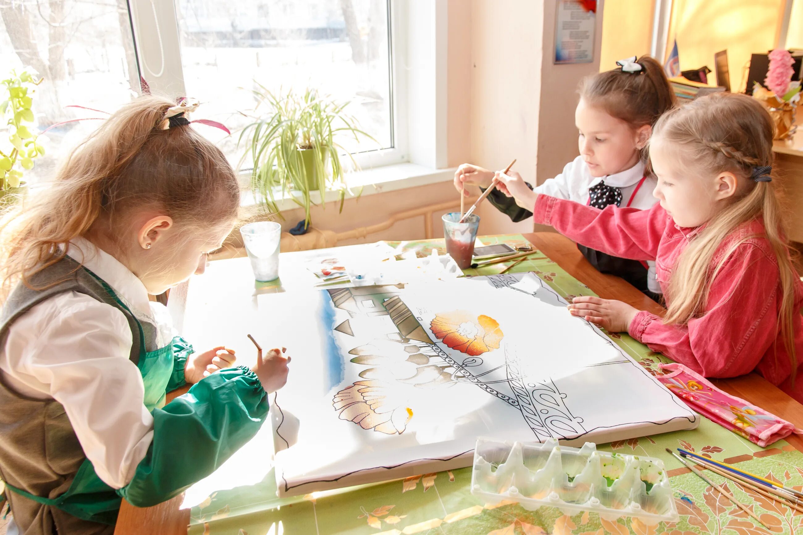 кружок внеурочной деятельности. дети творчество. кружок в начальной школе. изо в школе. коллективное творчество в школе.