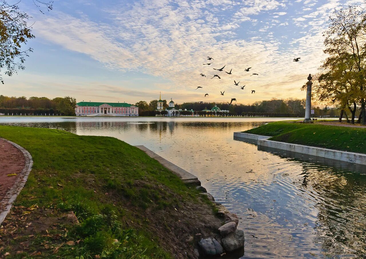 Площадь западного троекуровского пруда