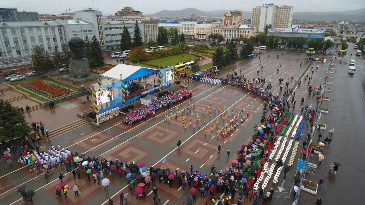 Тв улан удэ. Столица Бурятии Улан-Удэ. Улан-Удэ площадь города. Советская площадь Улан Удэ. Центральная площадь Улан Удэ.