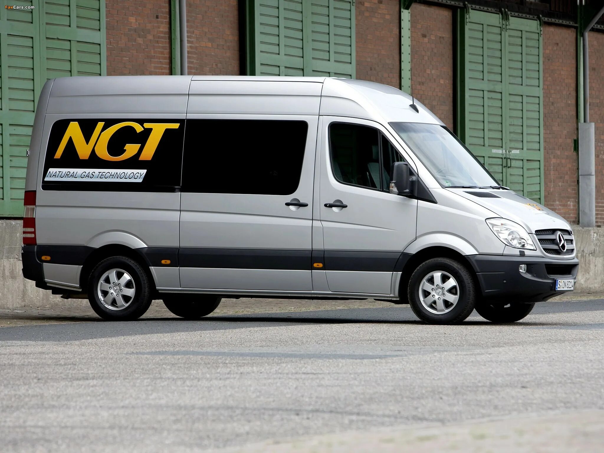 Спринтер крути. Mercedes-Benz Sprinter. Mercedes Sprinter w906. Мерседес Спринтер NGT. Mercedes-Benz Sprinter 906.