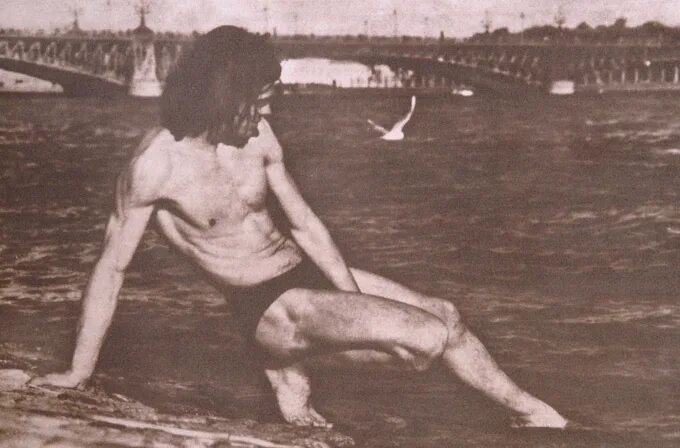 Дмитрий Медведев Голый