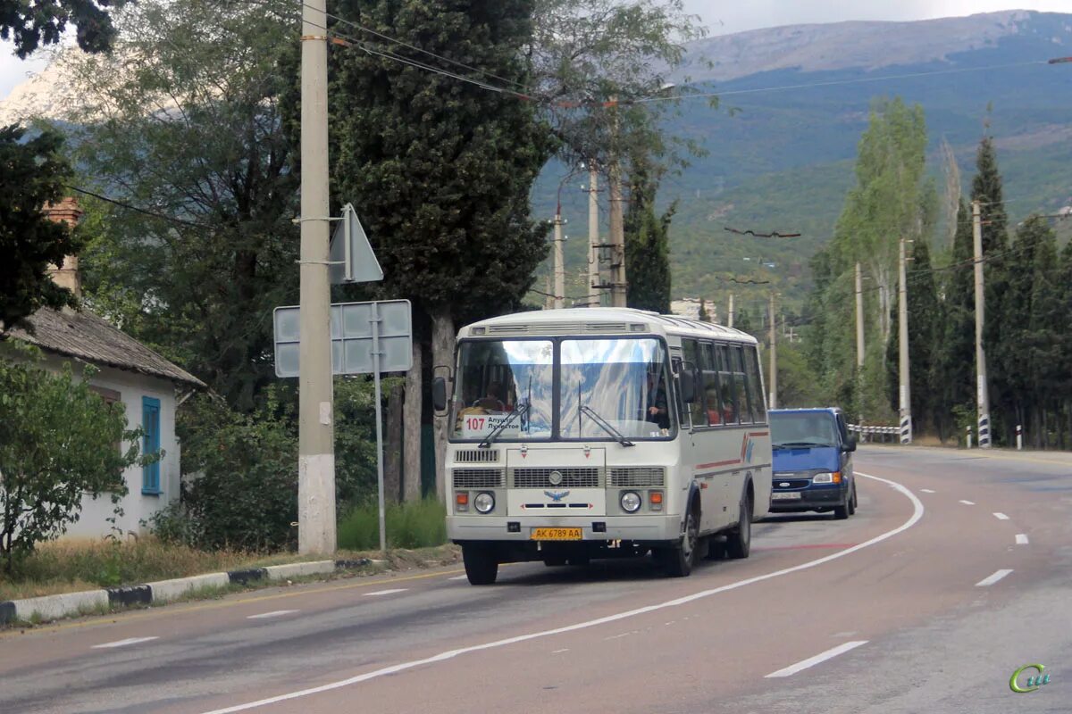 Автобус 107 Алушта лучистое. Алушта лучистое автобус. 107 Алушта лучистое. Транспорт Алушты.