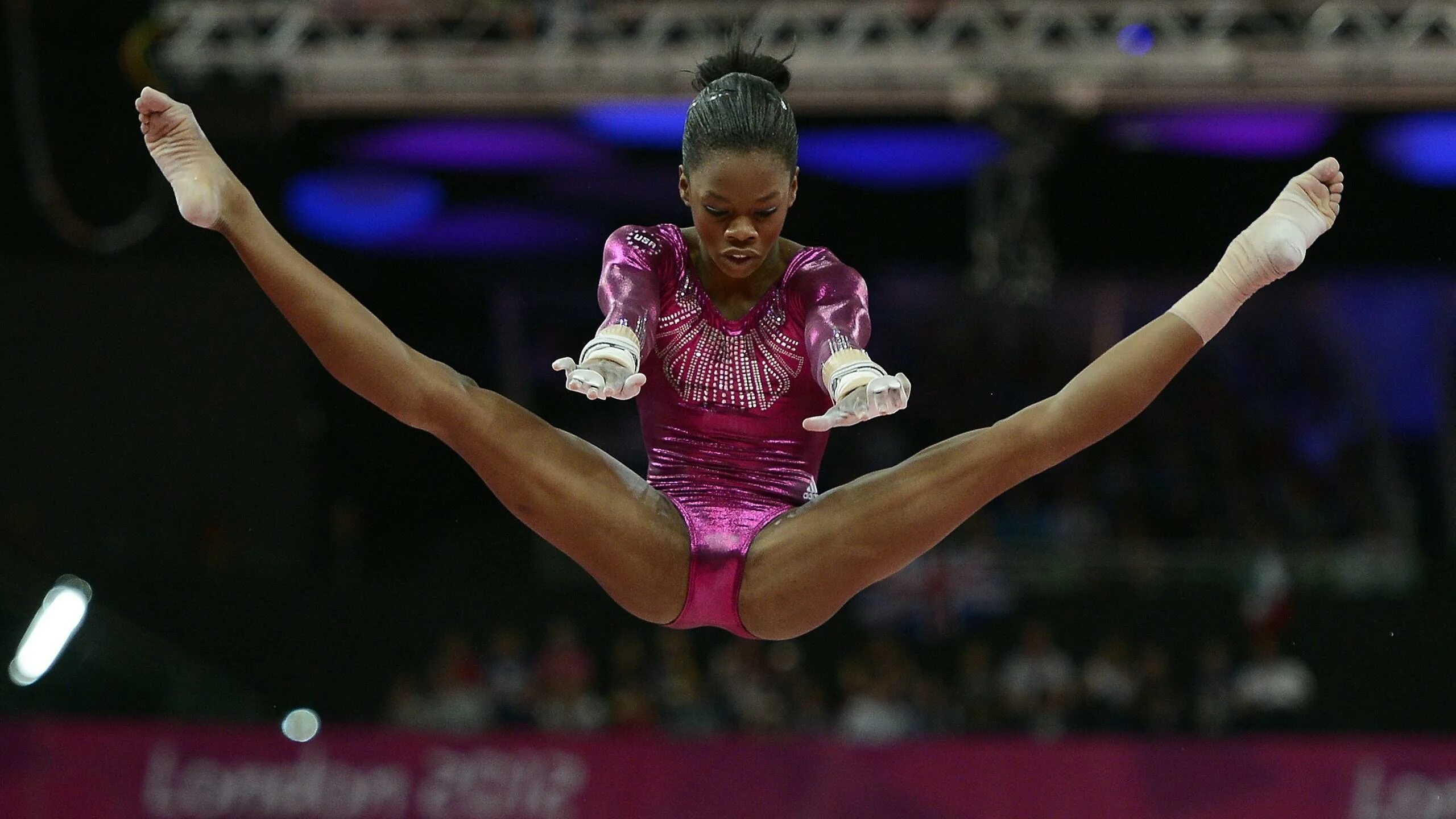 Леотард камель. Художественная гимнастика трусики. Спортивная гимнастика софия шутько. Aly raisman спорт. Гибкие девушки на снимках карстена туна.