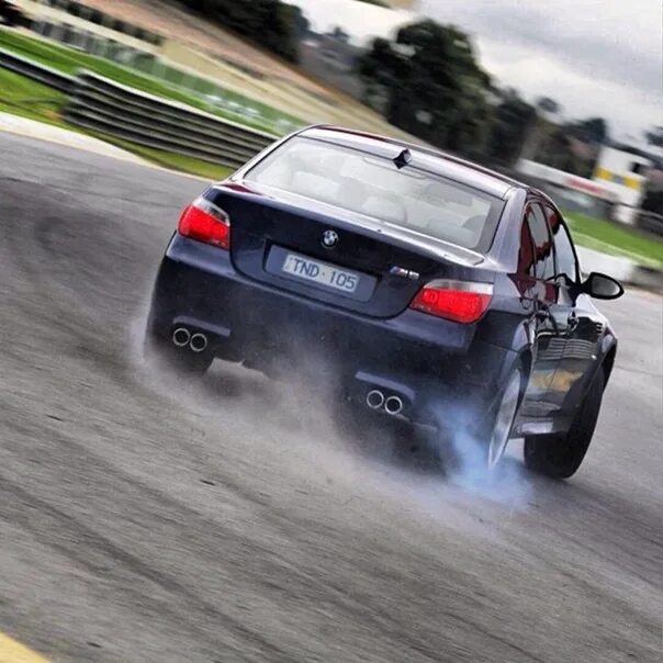 M5 drift. BMW m5 e60. BMW e60 дрифт. BMW m5 e60 Drift. БМВ м5 е60 дрифт.