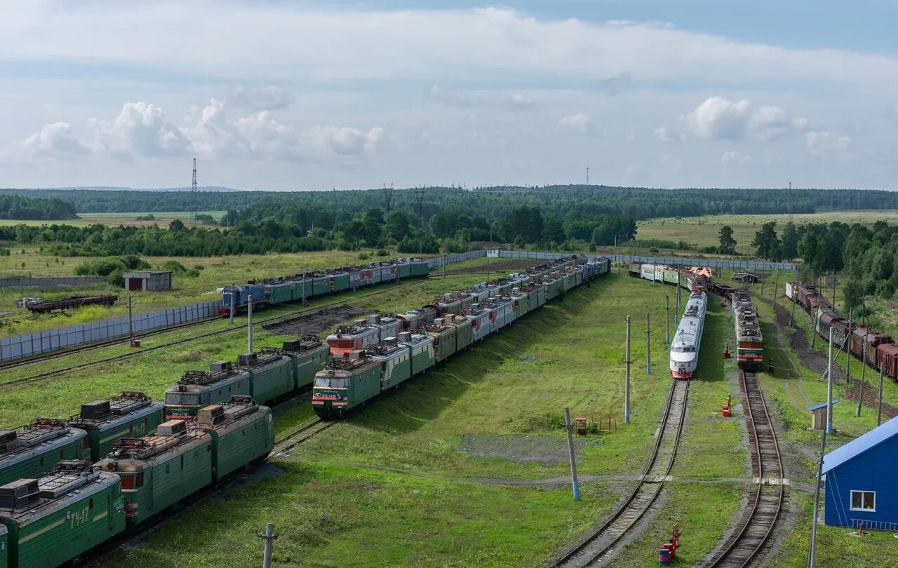 База железных дорог. База запаса Паровозов Рославль-2. База запаса локомотивов Кустаревка. Эр200 Дружинино. База запаса Дружинино.