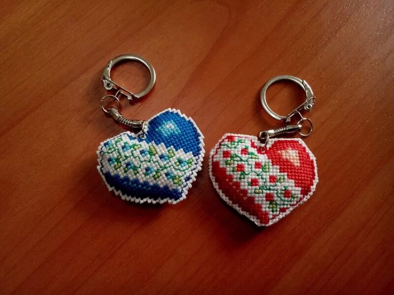 брелок вышивка. брелок вышивка. вышивка крестом брелки. брелок вышивка. брелки из вышивки крестом.