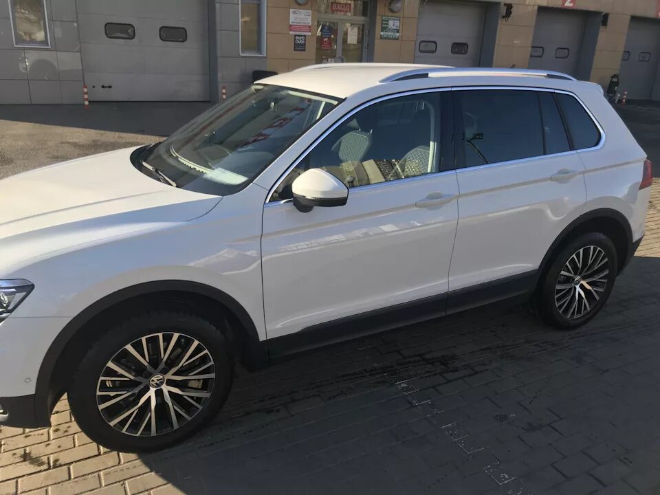 Тигуан 2 18 диски. VW Tiguan 1 r18. 245 45 19 Тигуан. Volkswagen Tiguan 2 диски. Колеса тигуан купить