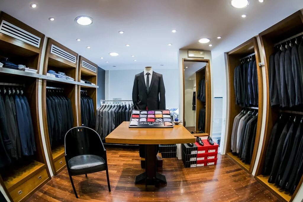 бутик мужских костюмов. магазин классической одежды. люксовая одежда. магазин стильной мужской одежды. деловой костюм.