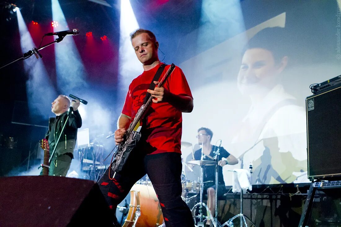 Солист группы технология 1991. Технология группа 1990. Роман рябцев биоконструктор. Группа технология новое. Группа технология новое.