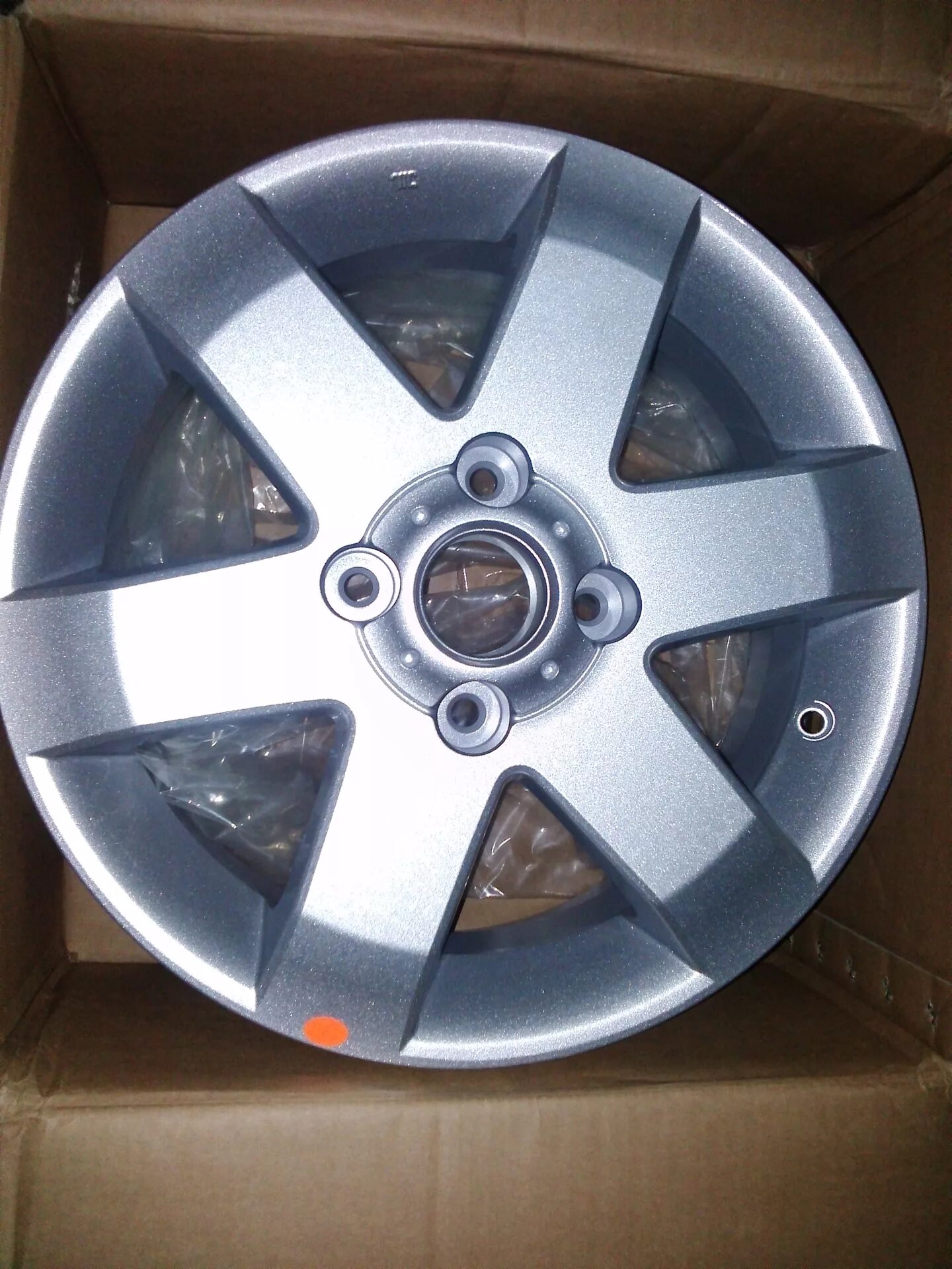 R16 литые. литой диск sakura wheels 391. диск колесный нива шевроле r16. R16 литые. диски audi rotor r17.