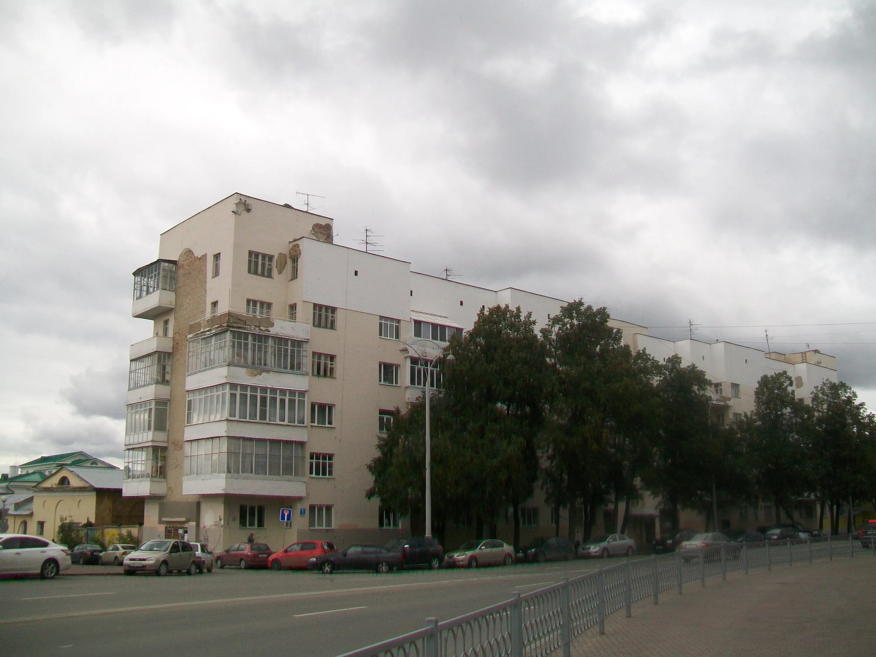 Старых большевиков 9 23 больница. Старых большевиков 2а екатеринбург дом диванов. Большевистская 105 саранск. Большевистская 98 новосибирск. Дом большевиков екатеринбург.