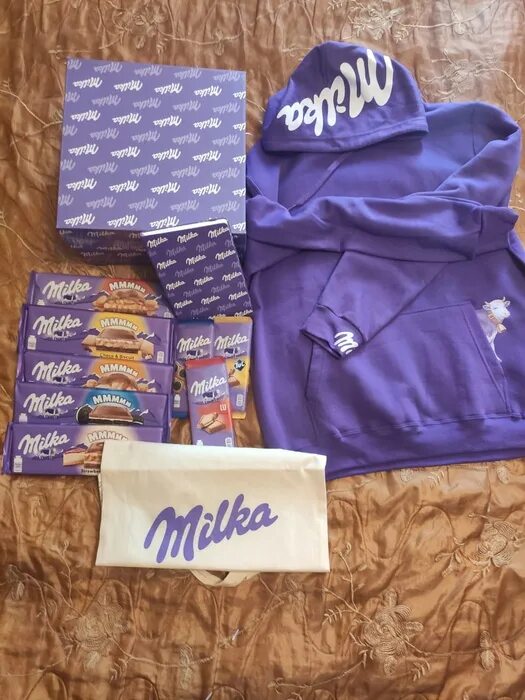 Милка призы. Одежда Милка. Костюм от Милка. Бренд Milka одежда. Милка продается