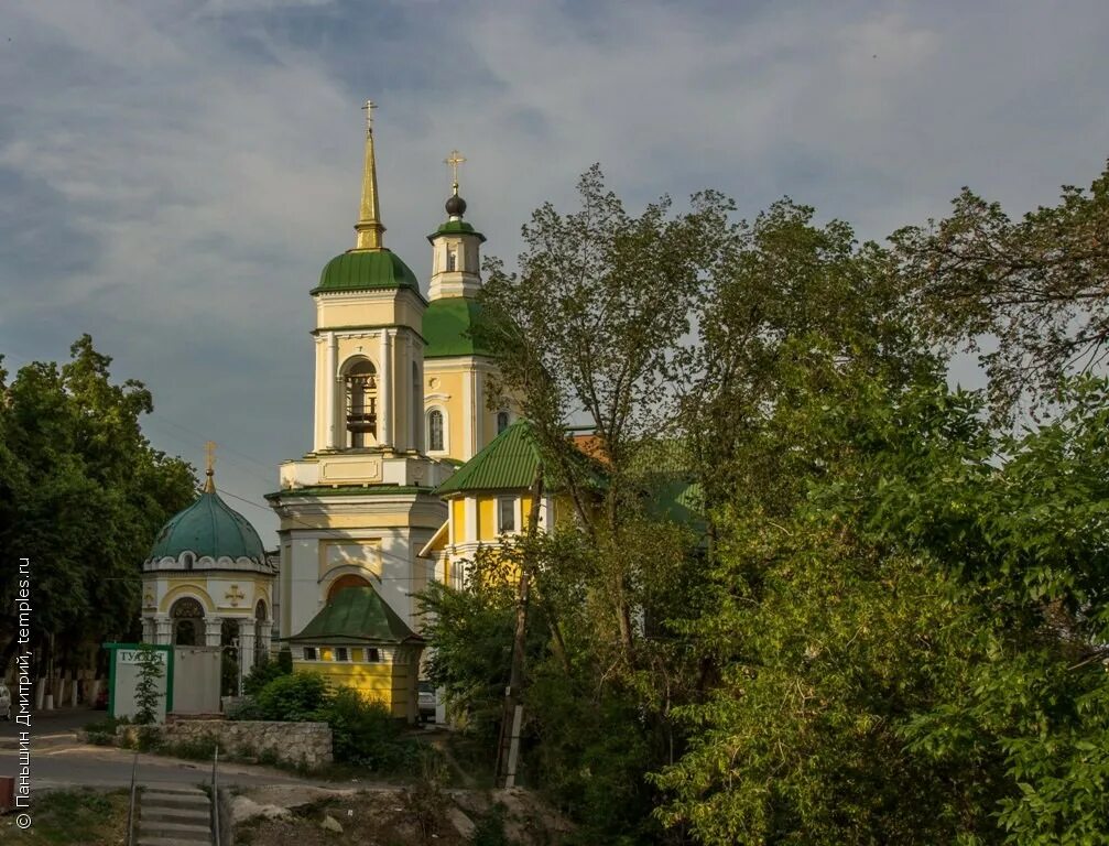 Свято никольский храм воронеж. Воскресенская Церковь Воронеж. Воскресная Церковь Воронеж. Тихвино-Онуфриевский храм Воронеж. Храм Воскресения Господня в Воронеже.