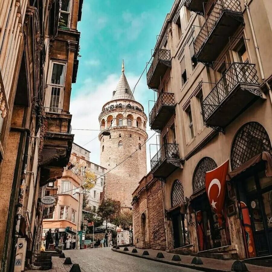 Стамбул старый город султанахмет. Турция Стамбул Галатская башня. Истикляль и Галатская башня. Стамбул Галатская башня Истикляль. Галатская башня Истикляль улица.
