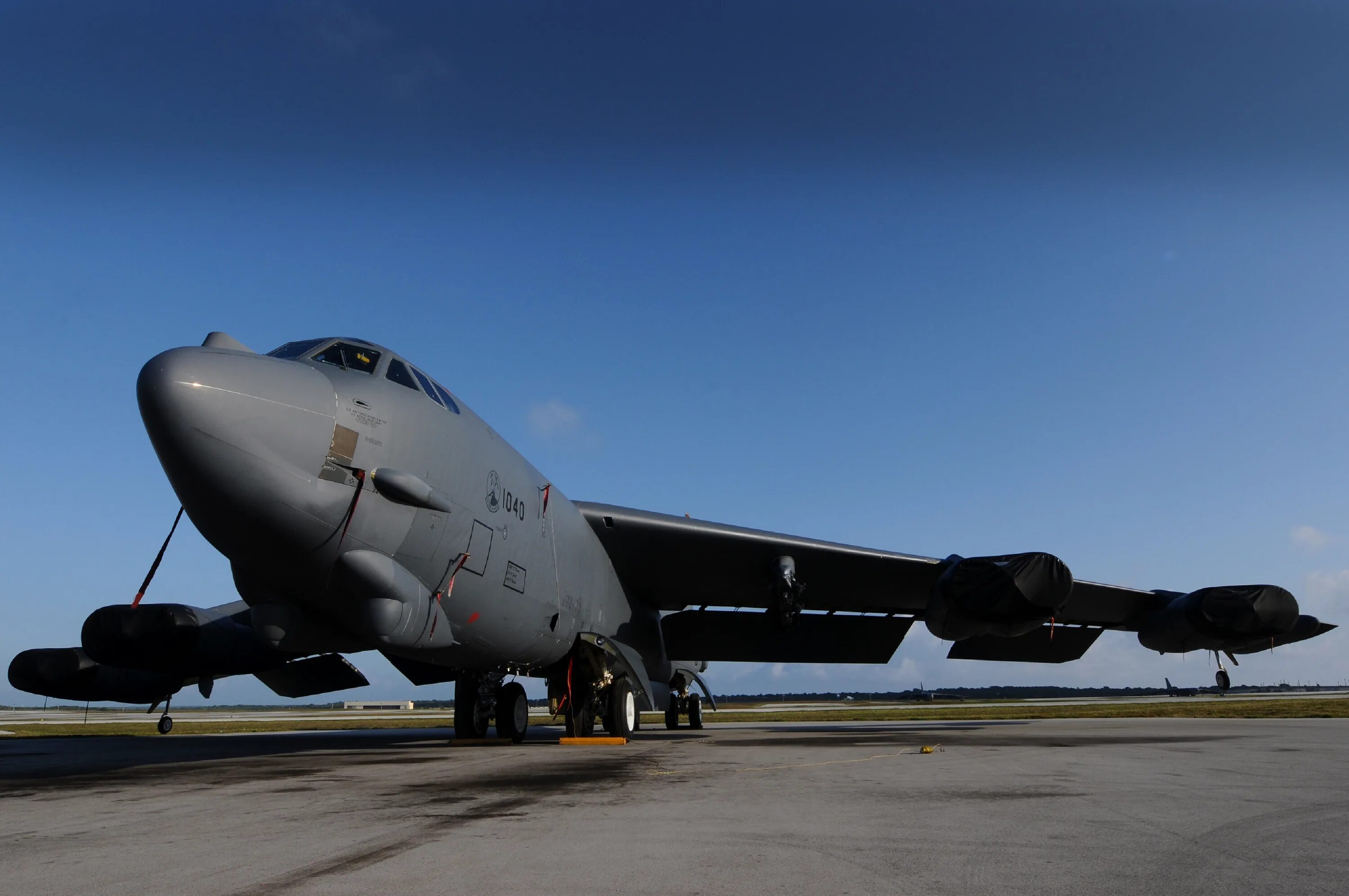 B 52h. B-52h Stratofortress ВВС США. Боинг б-52 Стратофортресс. Бомбардировщика Boeing b-52h Stratofortress. Американский бомбардировщик b 52.