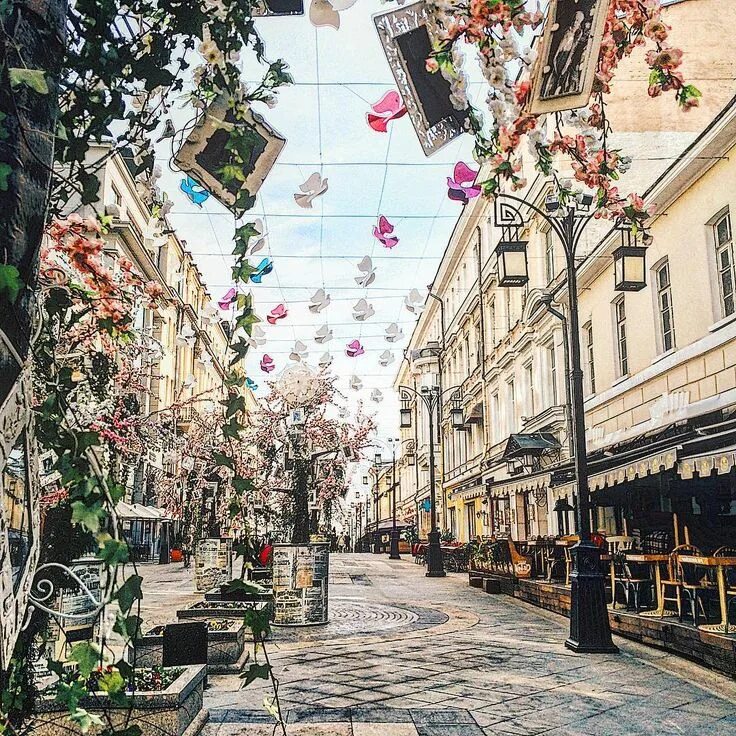 Улицы москвы лето. Улицы Москвы. Улочки Москвы. Красивые улочки Москвы. Московская улочка.