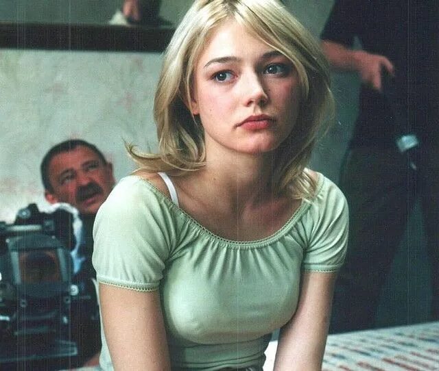 Напуганная Оксана Акиньшина В Лифчике – Игры Мотыльков (2004)