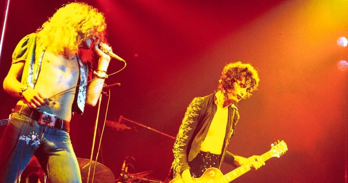 Led zeppelin 70. Led zeppelin on stage photo. Led zeppelin 1977. Led zeppelin 1973. Led zeppelin 1969.