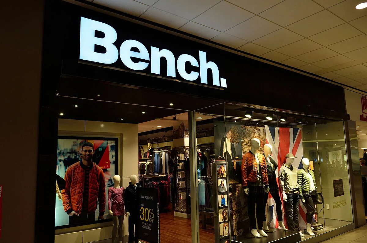 Bench обувь чей бренд. Бенч фирма одежды. Bench марка одежды. Комплект боковых опор формат 60х30 тр 600. Бенч лого.