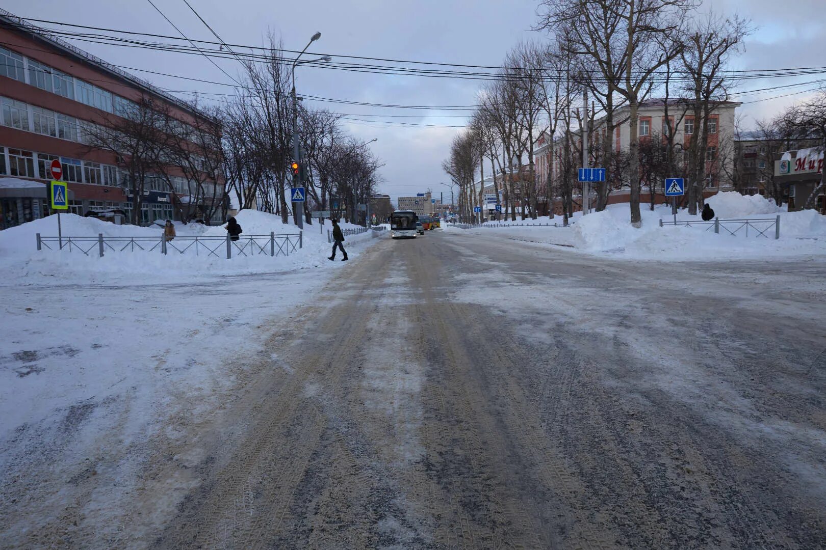 Южно-Сахалинск улицы. Продвижение Южно-Сахалинск. Южно-Сахалинск после циклона фото. Фото снежных полигонов в Южно Сахалинске. Погода в южно сахалинске в августе