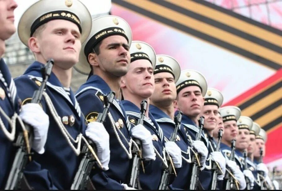 Рожденные россией. Солдаты на параде. Солдаты нашей армии. Солдаты в строю. Военнослужащие в строю.