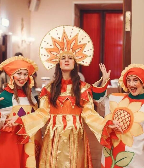 Аниматоры скоморохи на масленицу. Аниматоры скоморохи на масленицу. Ростовая кукла масленица. Аниматоры на масленицу. Скоморохи на масленицу.