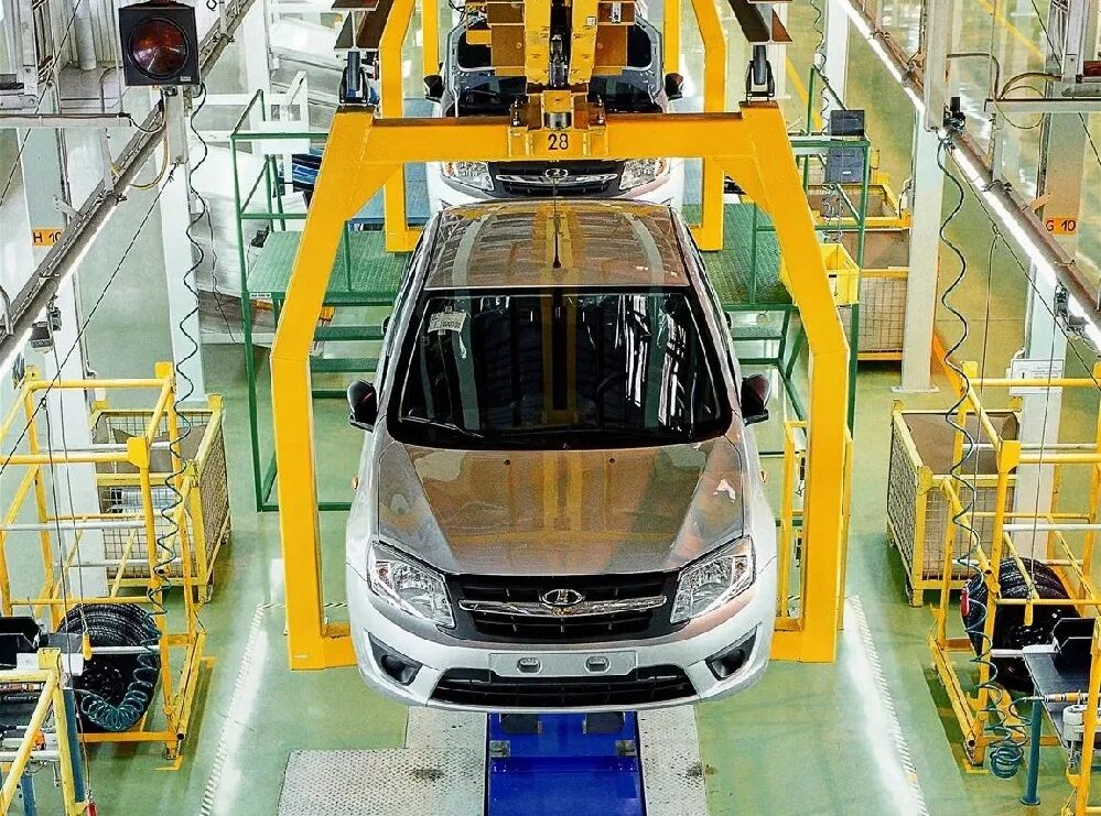 Renault nissan автоваз конвейер. Волжский автомобильный завод в тольятти. Конвейер автоваза в тольятти. Завод автоваз тольятти. Автомобильный завод в тольятти.