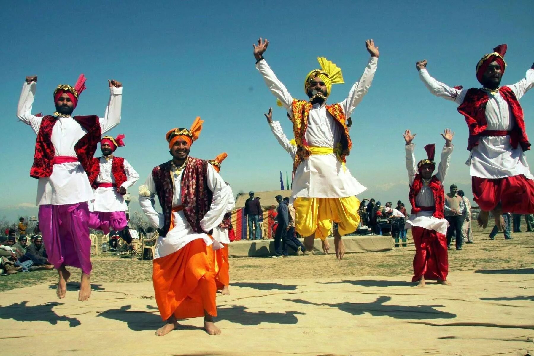 Пенджаб Индия ,Бхангра. Бхангра танец. Пенджабцы народ в Индии. Пенджабский народный танец Бхангра. History and traditions