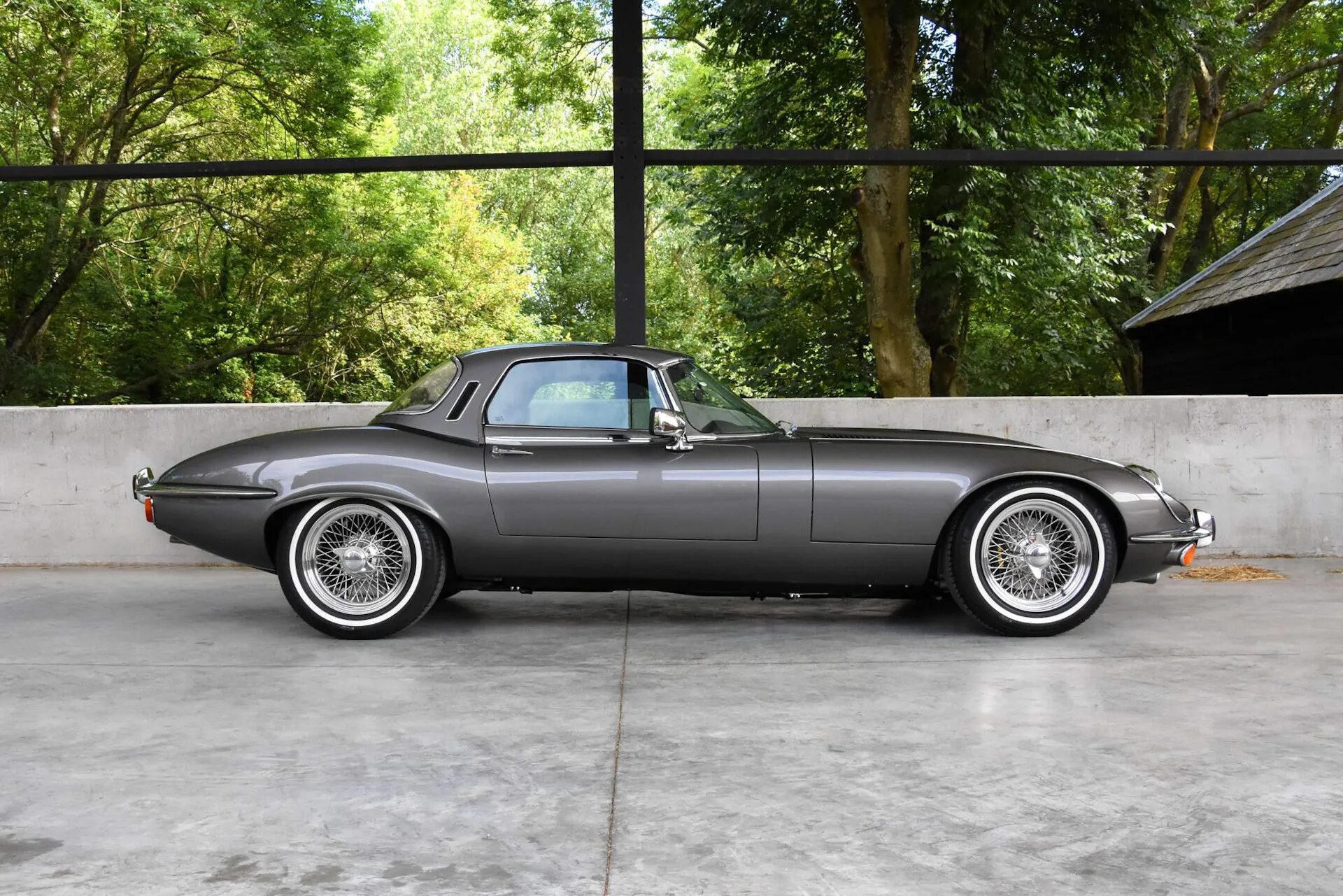 Ягуар e Type 1974. Jaguar e-Type v12. Jaguar e Type Restomod. Jaguar e-Type 1974. E type new